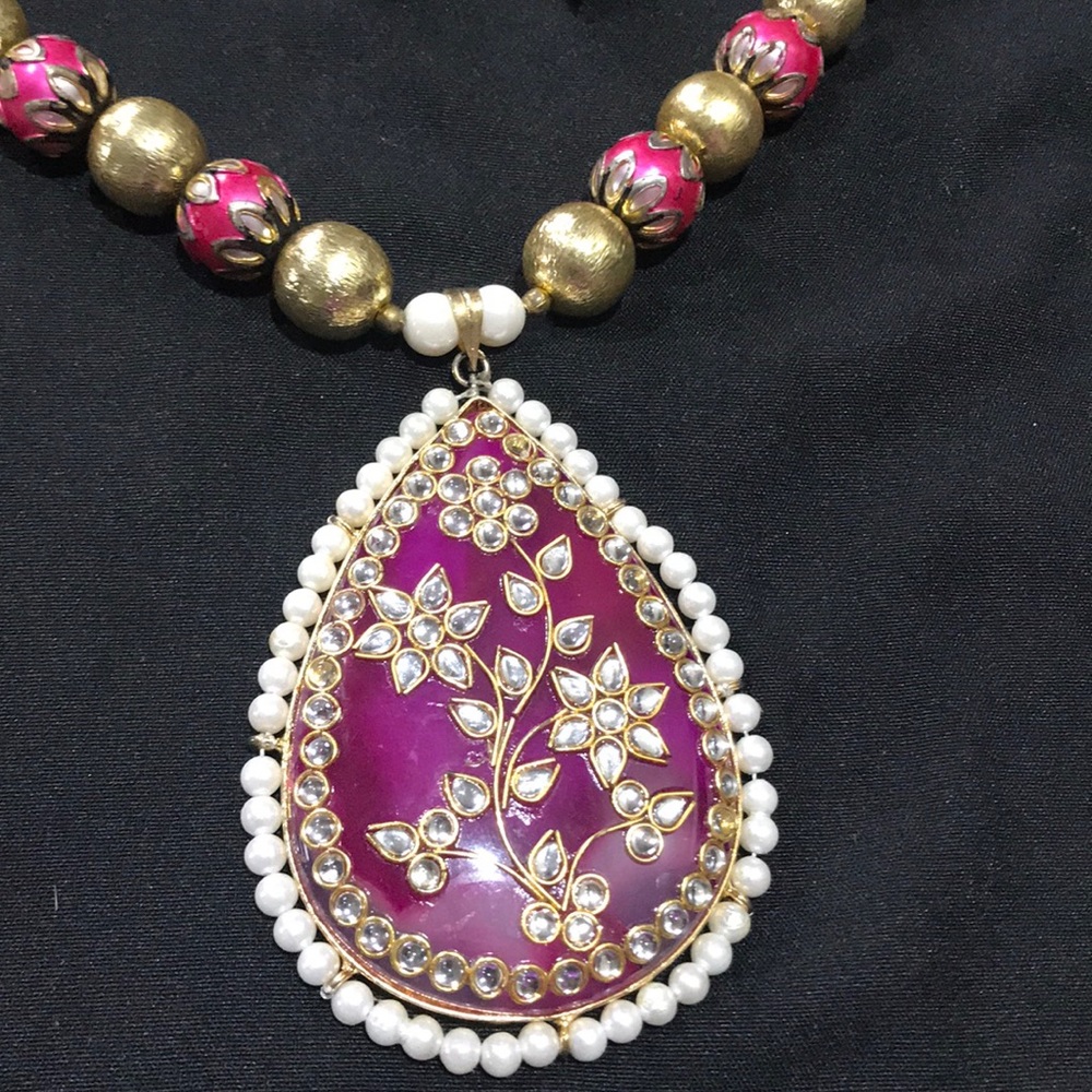 Necklace set NEW - Picture 2 of 4